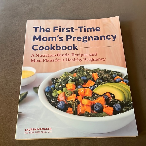 The First Time Mom Pregnancy Book - Picture 1 of 2